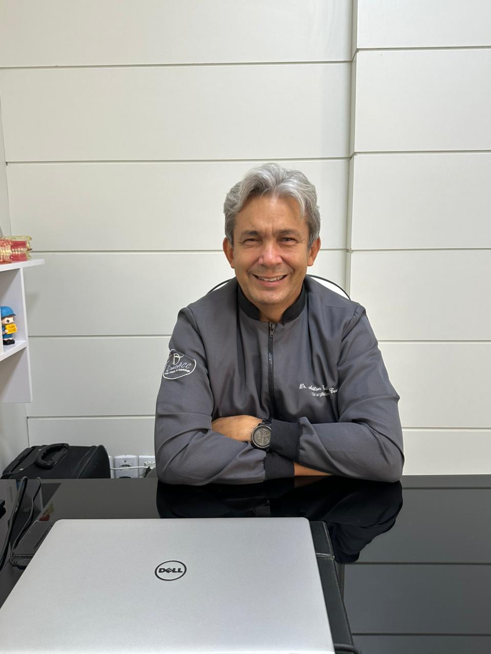 Dr. Adilson Coutinho Correa — Cirurgião-Dentista especialista em implantes dentários na DentACC, Jacarepaguá